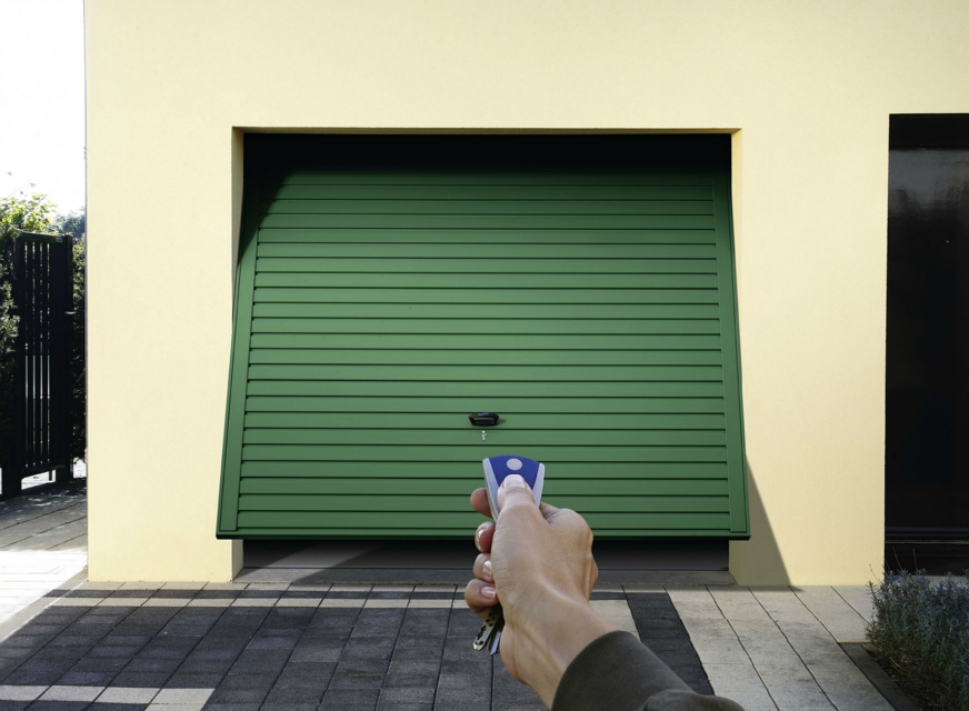 Garagentore in verschiedenen Materialen, Farben und technischen